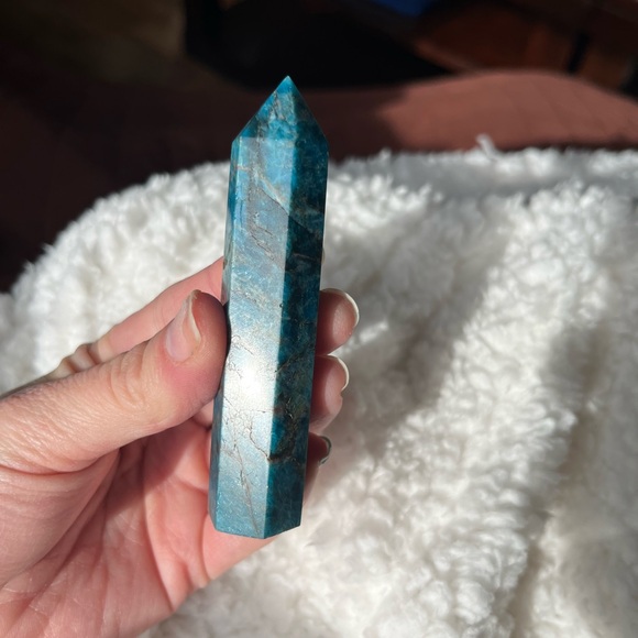 BLUE APATITE TOWER - Picture 10 of 10